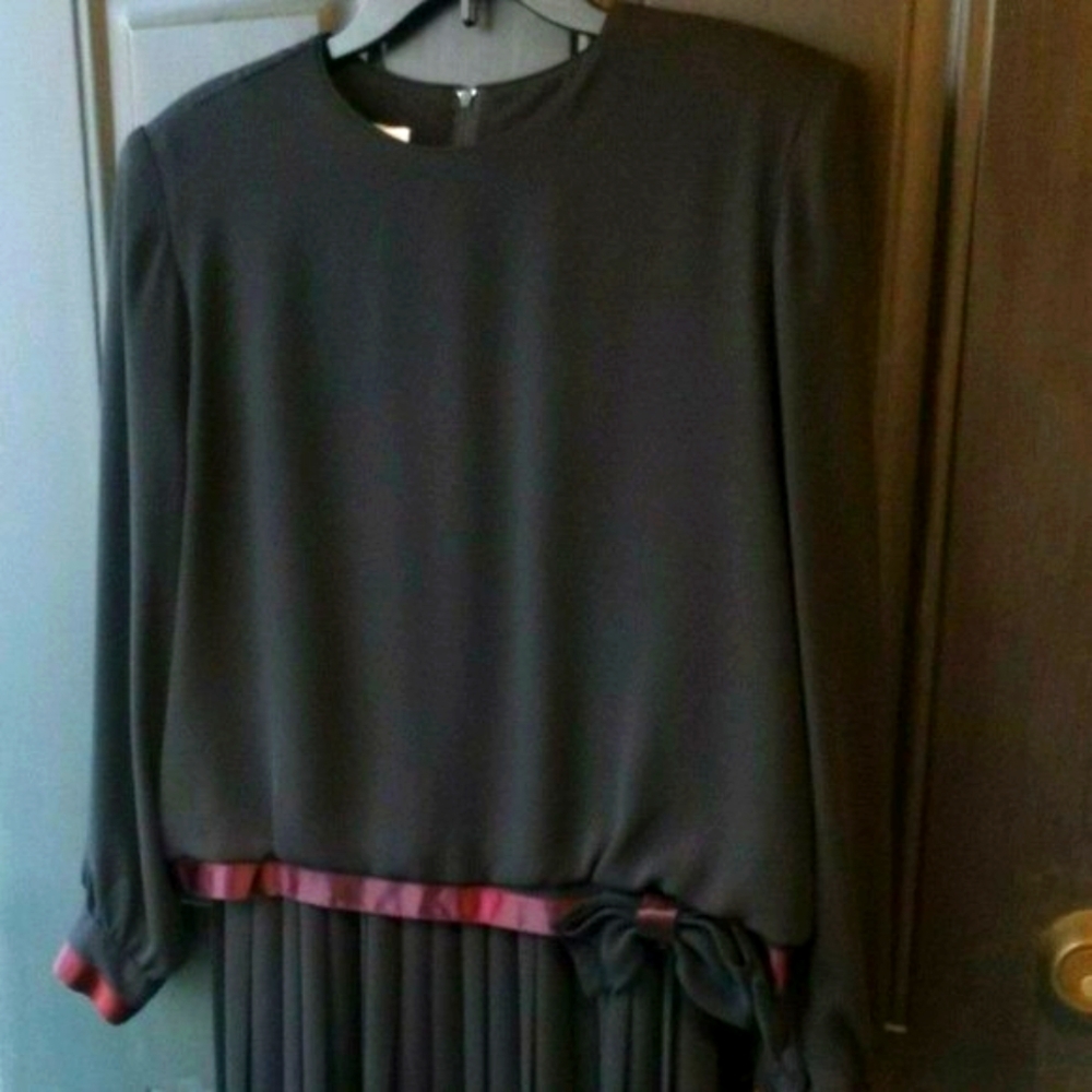 Vintage 1960's HENRY LEE Designer Black Pleated Dress 14P